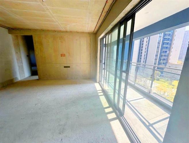 雅居乐中央雅府小区房屋出售，官渡雅居乐中央雅府，3室2厅，报价：110万